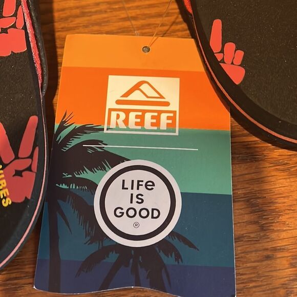NWT Life is Good flip flops - Picture 3 of 4